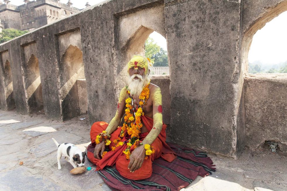 Sadhu templo hindú Orcha India Jaled Ibarra
